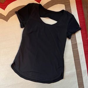 Lululemon short sleeve tech top - size 4